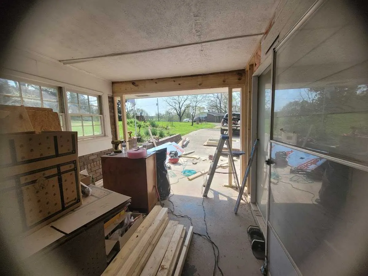 Air movers and dehumidifier for Water Mitigation Services in Lake Butler